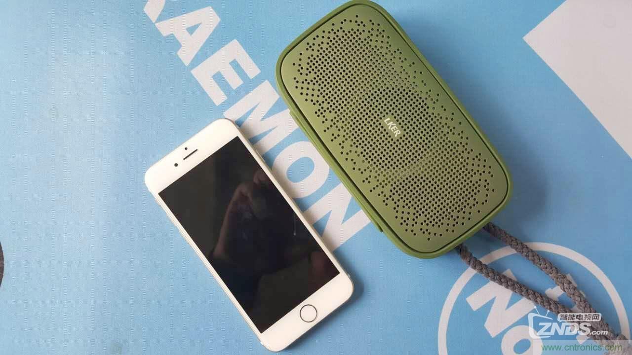 搞怪&ldquo;美人魚&rdquo;盡享靈克藍(lán)牙音箱的天籟之音！