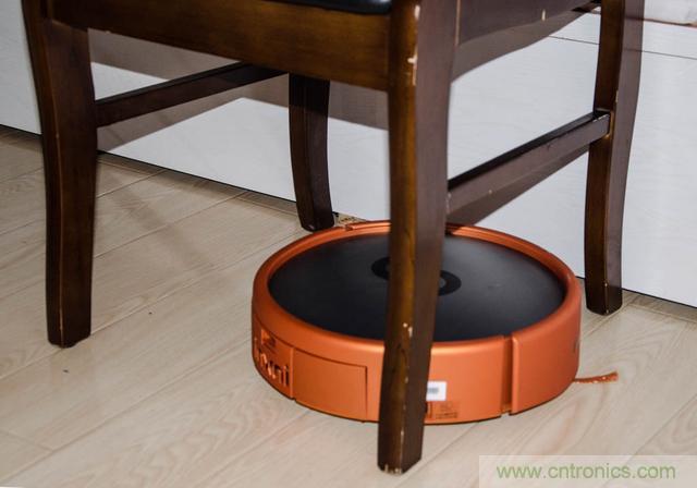 智能導(dǎo)航掃地機(jī)器人，以內(nèi)更靠譜！