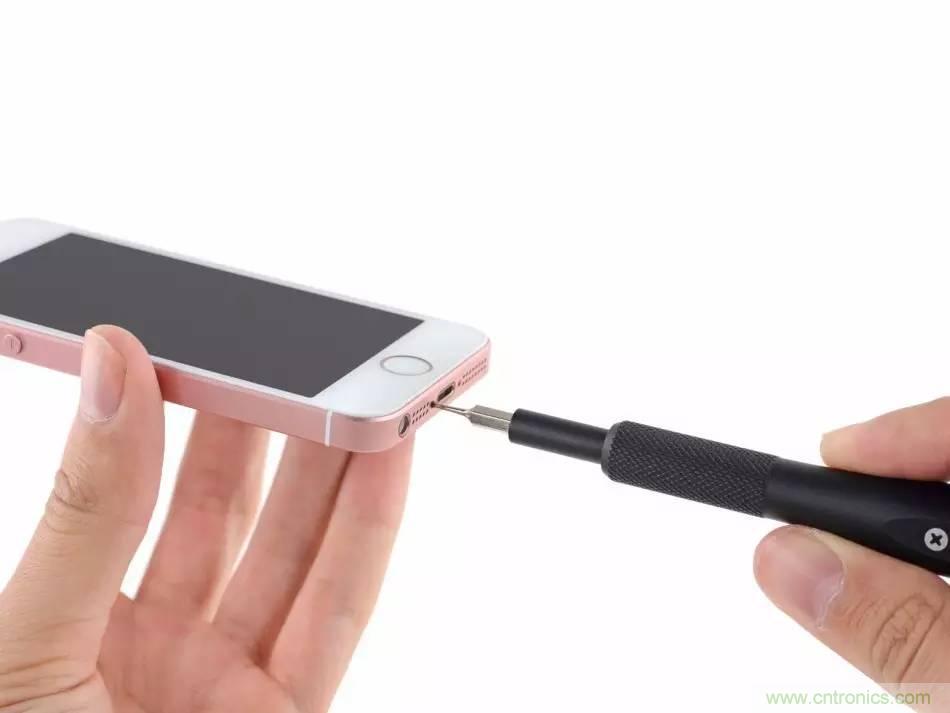 有什么地方?jīng)]有變？iPhone SE真機(jī)拆解