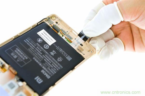 小米手機4S超詳細拆解:內(nèi)外硬件大升級