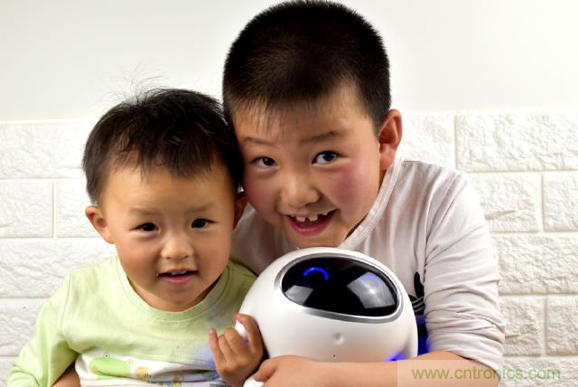 &ldquo;爸爸再不陪我，我就長(zhǎng)大了&rdquo;&mdash;&mdash;小騰機(jī)器人