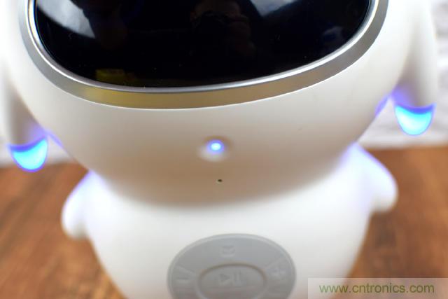 &ldquo;爸爸再不陪我，我就長(zhǎng)大了&rdquo;&mdash;&mdash;小騰機(jī)器人