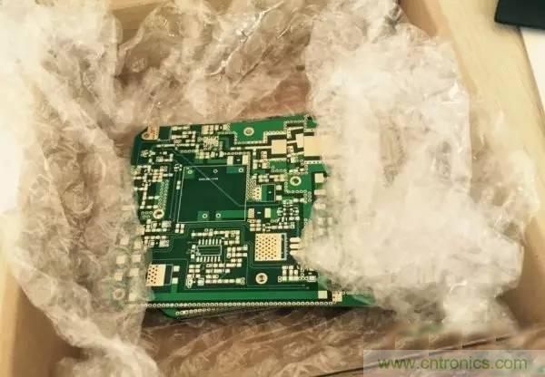 想看大牛是如何DIY射頻功放的嗎？