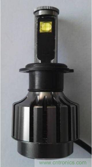 采用大功率陶瓷基LEDs 制造的汽車前大燈燈泡。