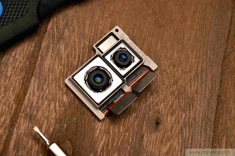 拆解魅族15 Plus：玩轉(zhuǎn)了新概念，但其工藝究竟如何？