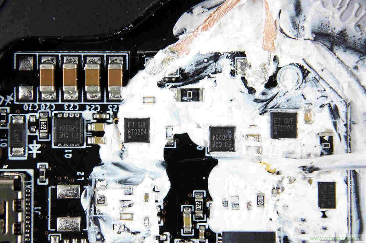 拆解對比：系出同門，小米、紫米無線充電器的差別有多大？