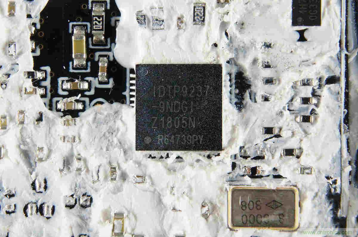 拆解對比：系出同門，小米、紫米無線充電器的差別有多大？