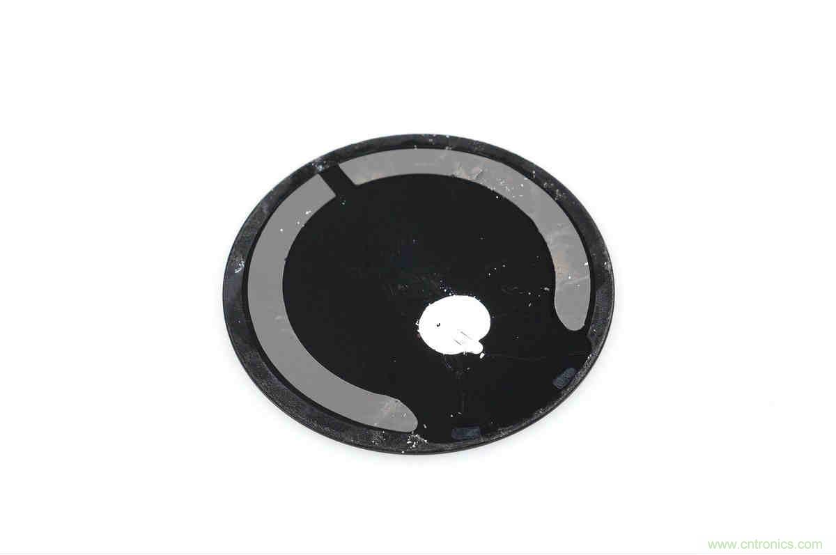 拆解對比：系出同門，小米、紫米無線充電器的差別有多大？