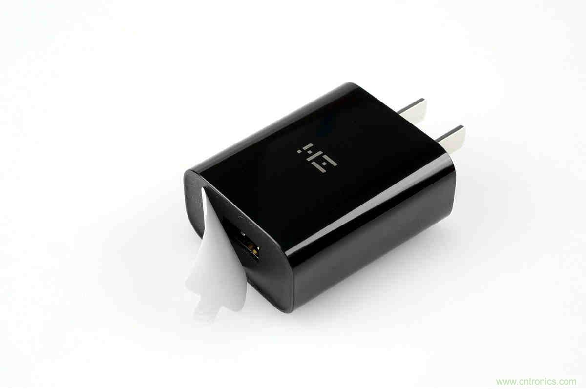 拆解對比：系出同門，小米、紫米無線充電器的差別有多大？