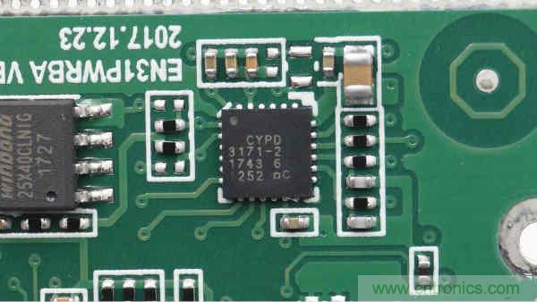 拆解華為保時(shí)捷設(shè)計(jì)快充無(wú)線充電器：憑啥能賣(mài)699？