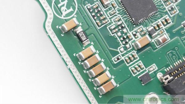 拆解華為保時(shí)捷設(shè)計(jì)快充無(wú)線充電器：憑啥能賣(mài)699？