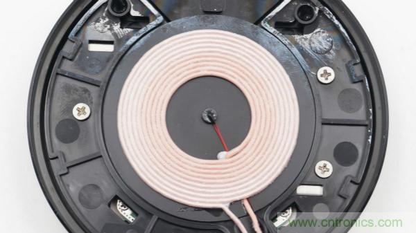 拆解華為保時(shí)捷設(shè)計(jì)快充無(wú)線充電器：憑啥能賣(mài)699？