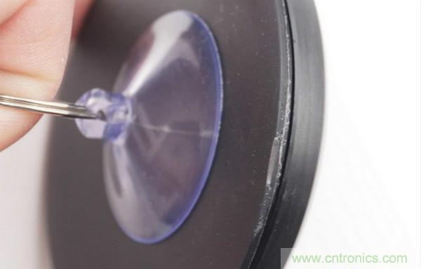 拆解華為保時(shí)捷設(shè)計(jì)快充無(wú)線充電器：憑啥能賣(mài)699？