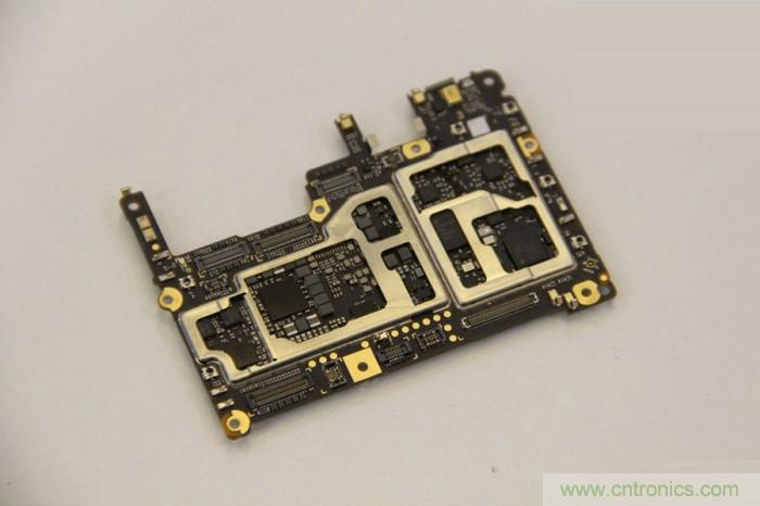 堅果R1拆解：內(nèi)部設(shè)計究竟如何？