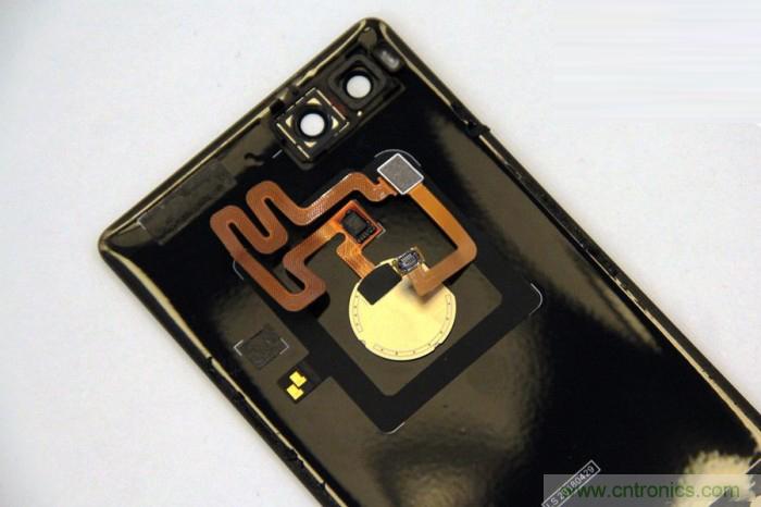 堅果R1拆解：內(nèi)部設(shè)計究竟如何？