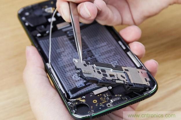 拆解黑鯊手機(jī)：多級直觸一體式液冷系統(tǒng)有什么門道？