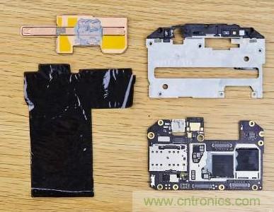 拆解黑鯊手機(jī)：多級直觸一體式液冷系統(tǒng)有什么門道？