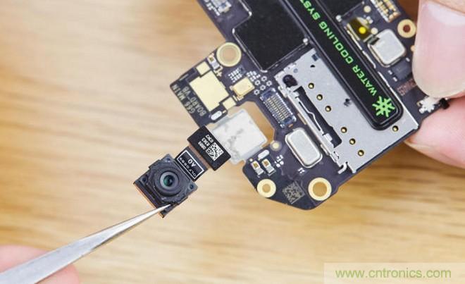 拆解黑鯊手機(jī)：多級直觸一體式液冷系統(tǒng)有什么門道？