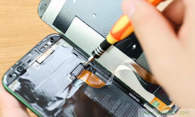 拆解黑鯊手機(jī)：多級直觸一體式液冷系統(tǒng)有什么門道？