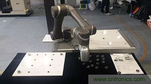 &ldquo;互聯(lián)網(wǎng)+&rdquo;博覽會(huì)&mdash;助力智能機(jī)器人發(fā)展，實(shí)現(xiàn)智能制造