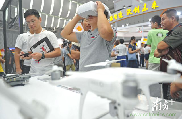 打破傳統(tǒng)模式極限，探路人工智能讓數(shù)據(jù)&ldquo;自我學(xué)習(xí)&rdquo;