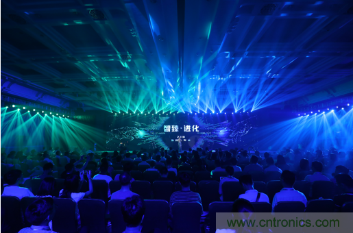 打破認(rèn)知！ITOO EDGE 5革命性智能中控上市在即，智能引擎如何為住宅注入智能化動(dòng)力