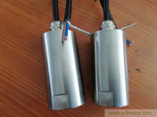 振動傳感器的機電變換原理？主要的分類有哪些？