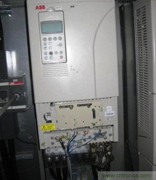 變頻器的輸出頻率調(diào)高，那么輸出電壓將如何提高？