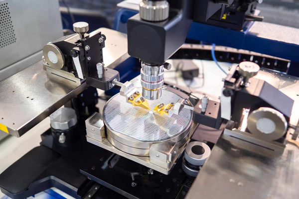 別再只盯著光刻機(jī)了！自動(dòng)化測(cè)試對(duì)于芯片制造同樣重要
