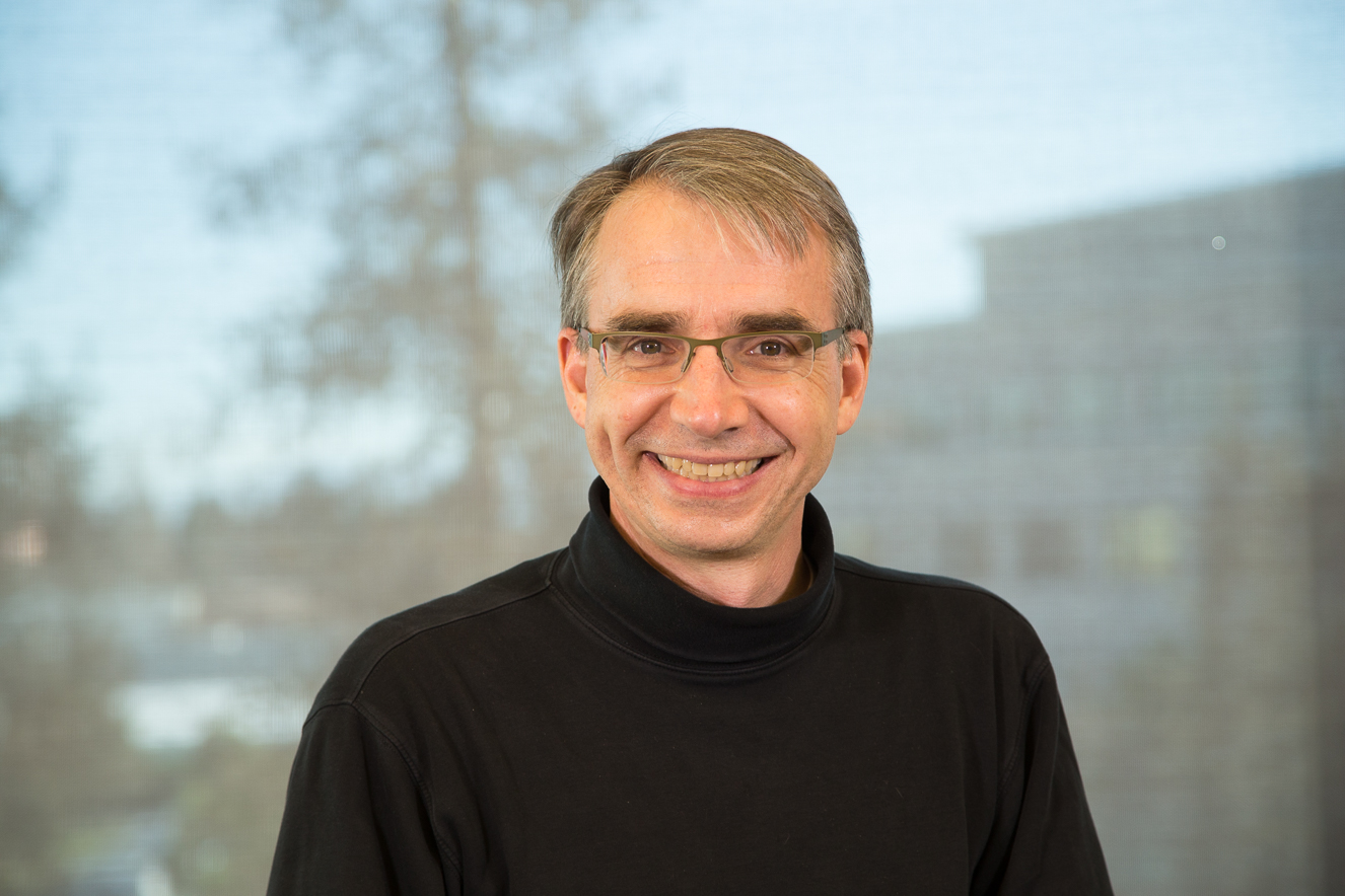 瞄準(zhǔn)五大方向持續(xù)攻關(guān)，構(gòu)建AI網(wǎng)絡(luò)底座