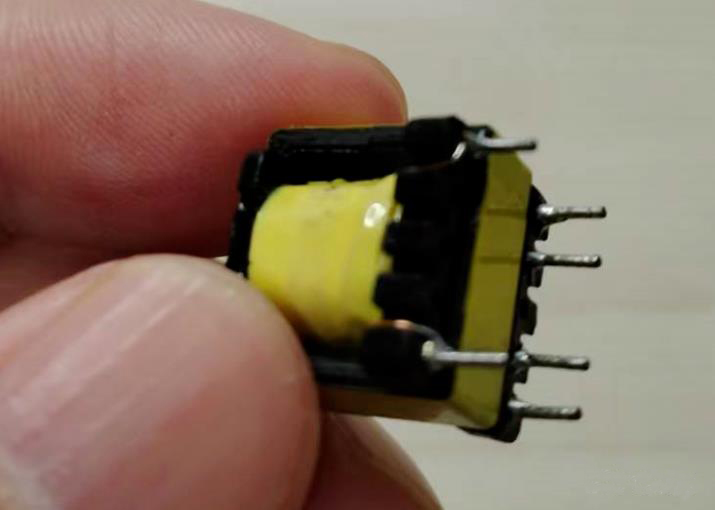 如何利用示波器快速判斷變壓器的同名端和異名端？