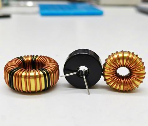 磁珠電感、磁環(huán)電感與色環(huán)電感：電磁濾波世界的三重變奏曲